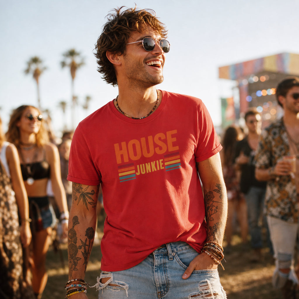 'House Junkie' - Retro - Unisex Tee